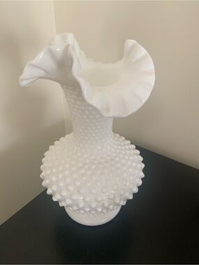 VTG Fenton hobnail vase